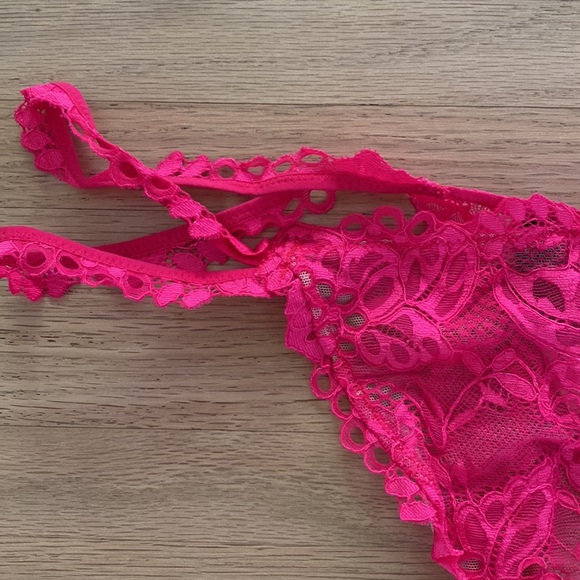 Victoria’s Secret Eyelet and Mesh Thong - Picture 2 of 5